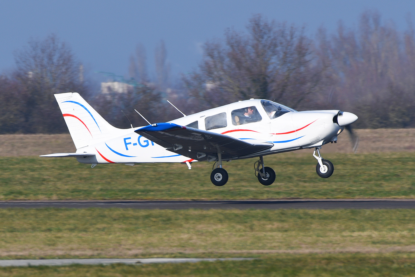 Piper PA-28 Cherokee/Archer, monomoteur à aile basse et train fixe